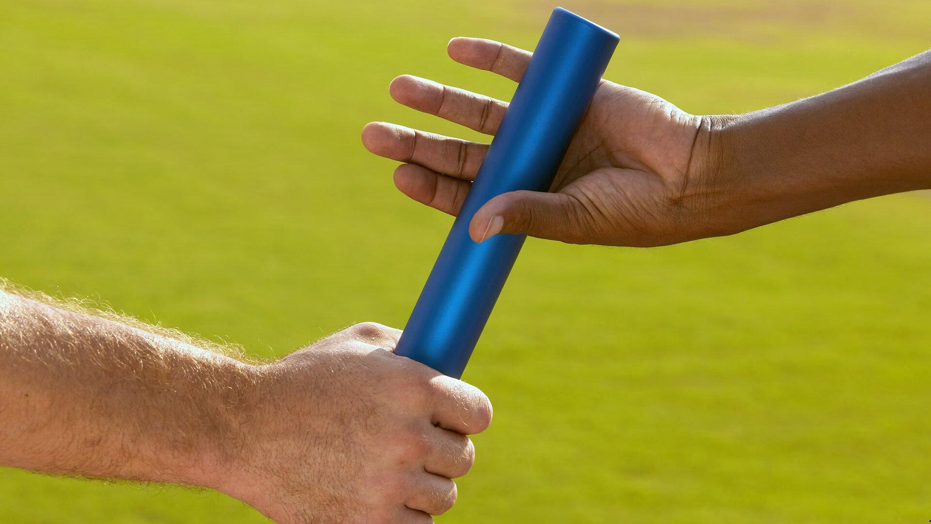 米博体育_赛场风云突变，激烈对抗引发球员冲突，球迷热议体育精神与竞技激情