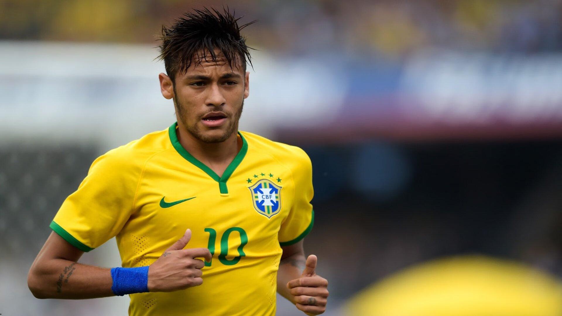 百米飞人巅峰对决 新星闪耀打破十年纪录